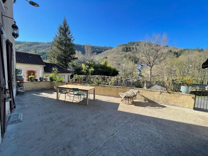 Casa de 5 dormitorios en Lot, France No. 336133