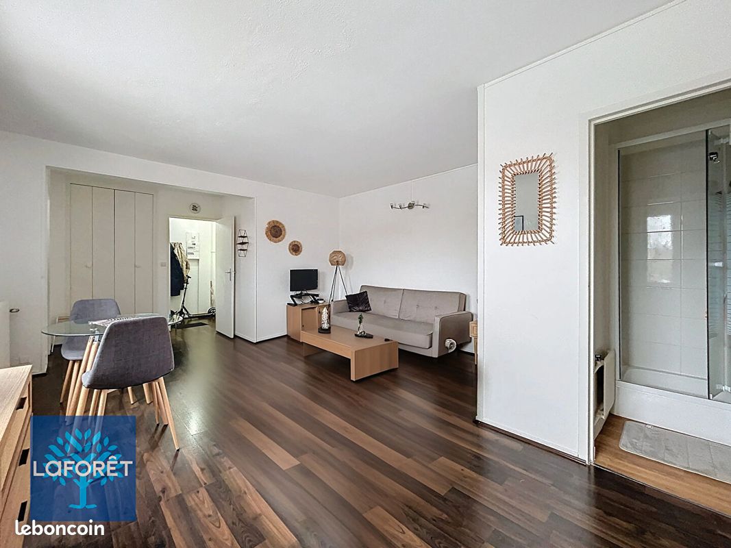 Estudio en Evry, France No. 167616