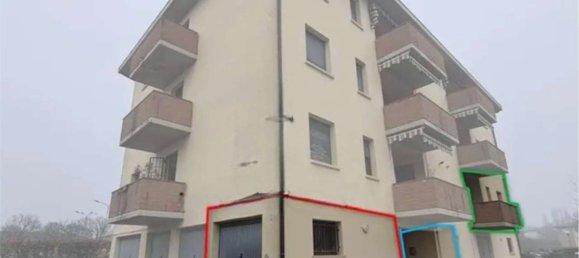 5 bedrooms Apartment in Reggio Emilia, Italy No. 313065 2