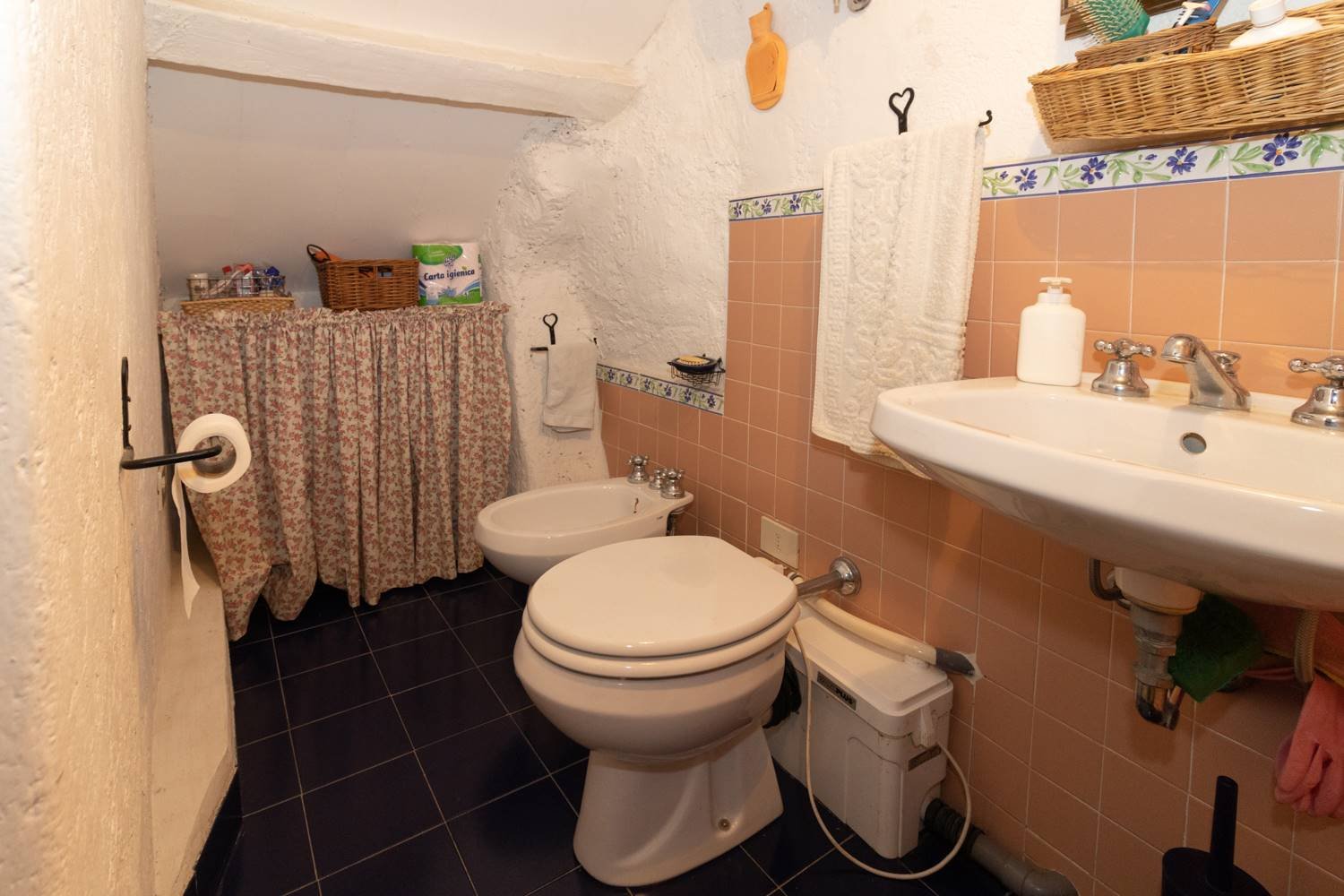 2 Schlafzimmer Wohnung in Poggio Catino, Italy, Nr. 202079