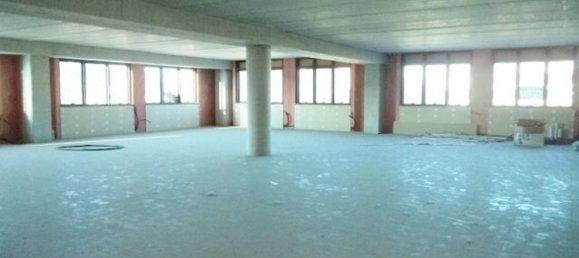 350m² Office in San Benedetto del Tronto, Italy No. 259042 3