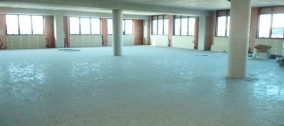 350m² Office in San Benedetto del Tronto, Italy No. 259042 4