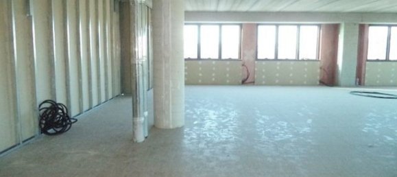 350m² Office in San Benedetto del Tronto, Italy No. 259042 7