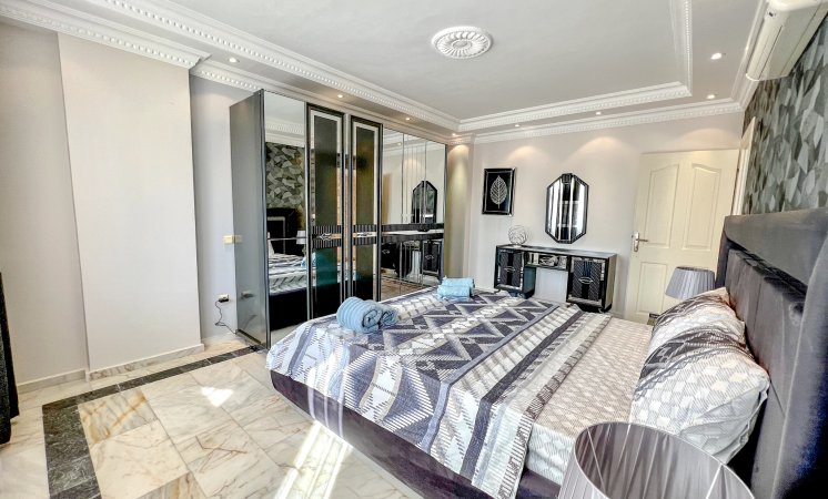 Apartment 4+1 in Oba, Turkey No. 15432