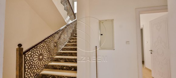 4 bedrooms Villa in Abu Dhabi, UAE No. 29720 8