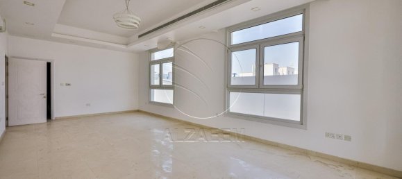 4 bedrooms Villa in Abu Dhabi, UAE No. 29720 6