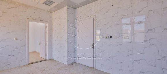 4 bedrooms Villa in Abu Dhabi, UAE No. 29720 13