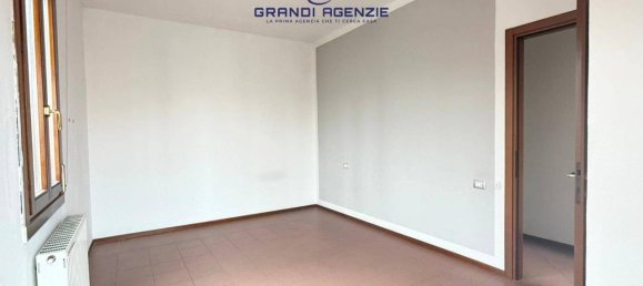 3 rooms Apartment in Parma, Italy No. 34103 10