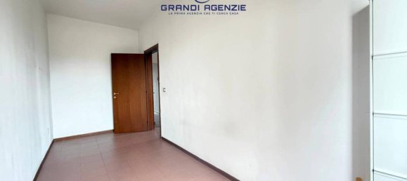 3 rooms Apartment in Parma, Italy No. 34103 12