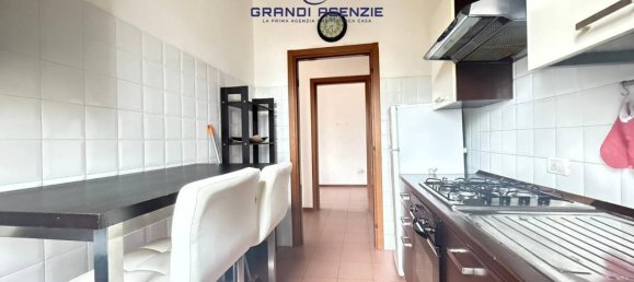 3 rooms Apartment in Parma, Italy No. 34103 6