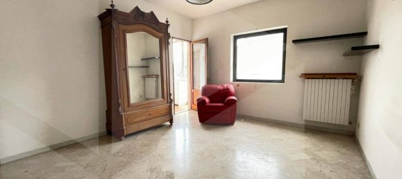 3 bedrooms Apartment in Bari, Italy No. 23056 15