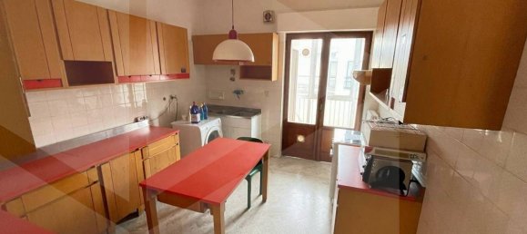 3 bedrooms Apartment in Bari, Italy No. 23056 10