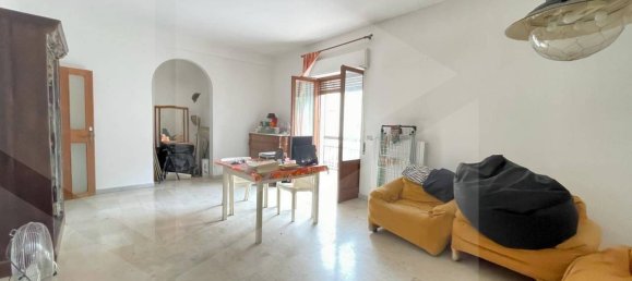 3 bedrooms Apartment in Bari, Italy No. 23056 3