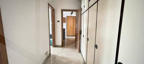 3 bedrooms Apartment in Bari, Italy No. 23056 30