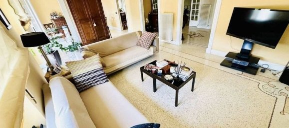 5 bedrooms Villa in La Spezia, Italy No. 313944 28