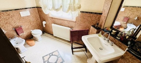 5 bedrooms Villa in La Spezia, Italy No. 313944 46