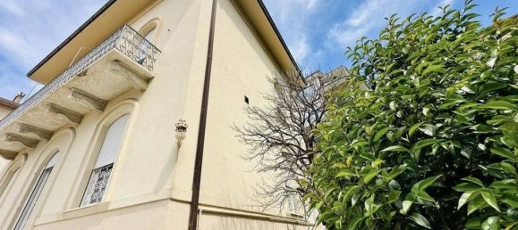 5 bedrooms Villa in La Spezia, Italy No. 313944 5