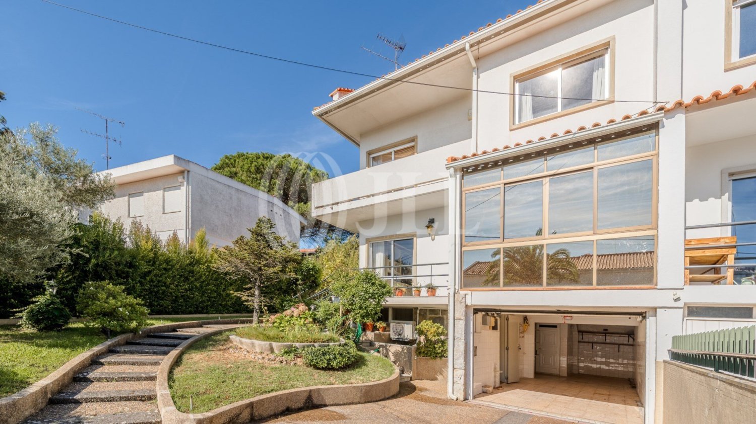 5 bedrooms Villa in Lisbon, Portugal No. 135071