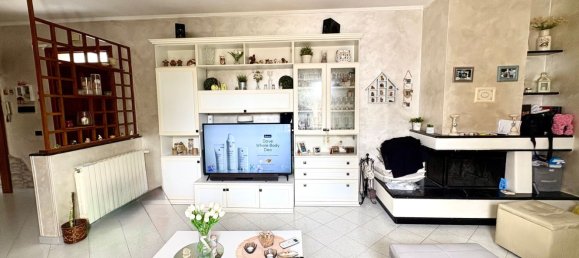 4 Schlafzimmer Wohnung in Guidonia Montecelio, Italy, Nr. 313013 6