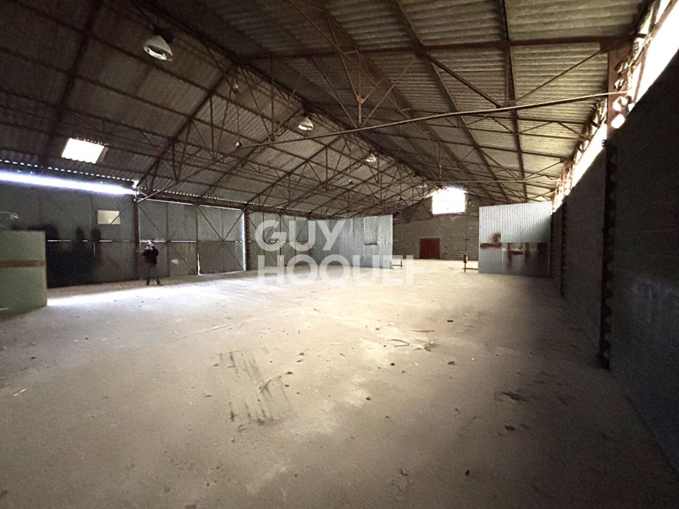 750m² Commercial property in Tours, France No. 227191