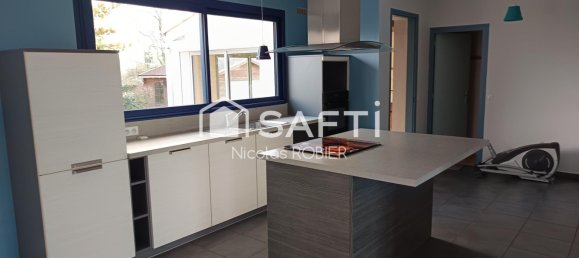 Дом с 3 спальнями в Дё-Севр, Франция № 363918 2