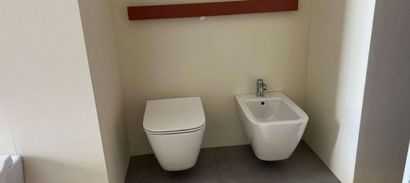 2 rooms Apartment in Florence, Italy No. 181830 2