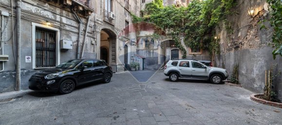 13 bedrooms Apartment in Catania, Italy No. 370053 12