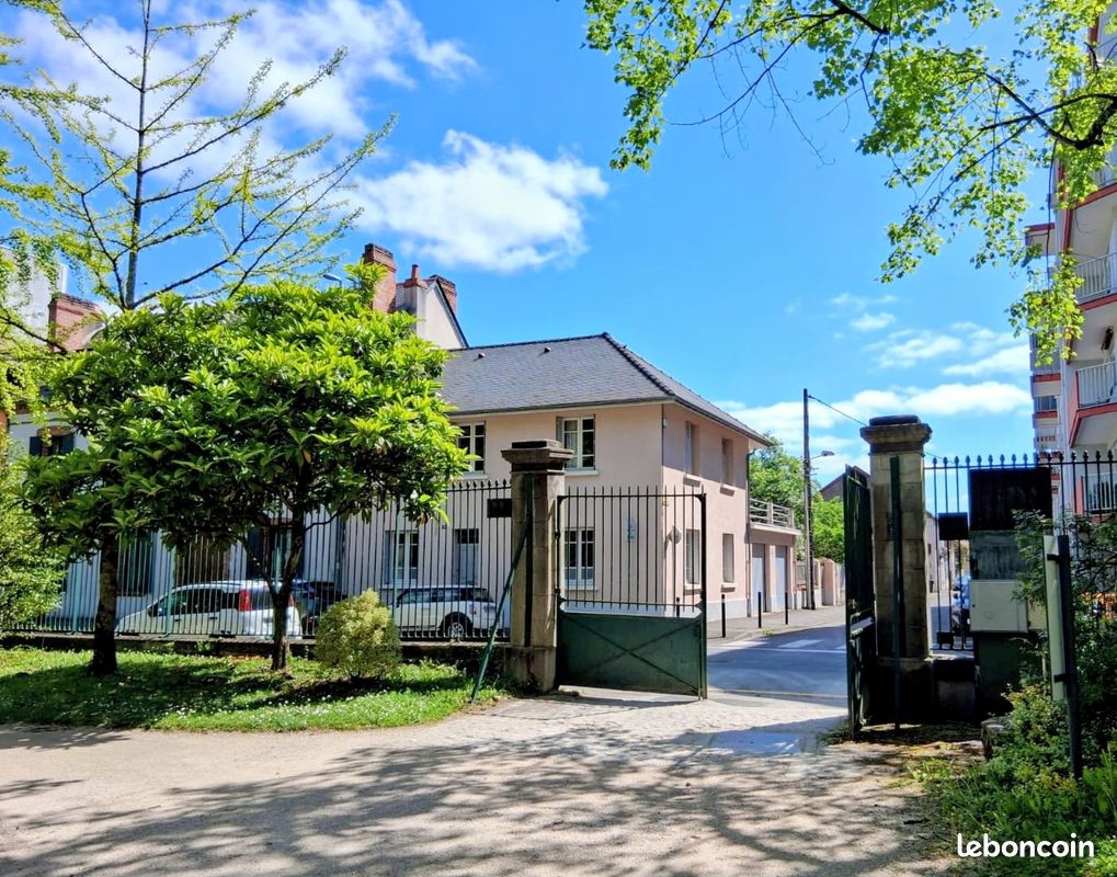 5 bedrooms House in Tarbes, France No. 341740