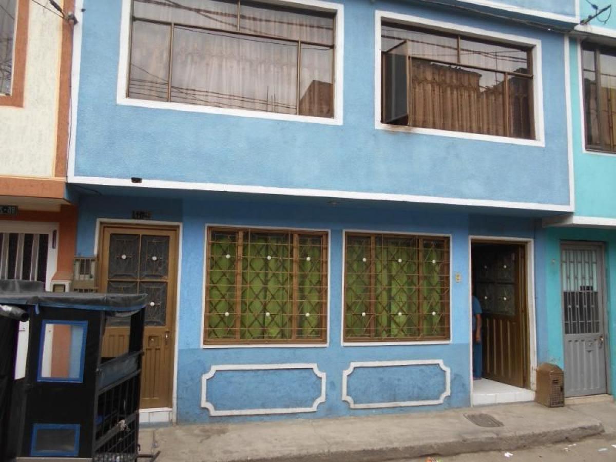 Casa de 5 dormitorios en Bogotá, Colombia No. 10274