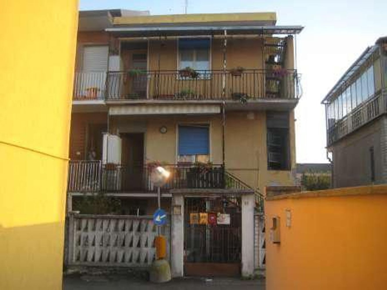 2-salle Appartement à Bollate, Italy No. 59906