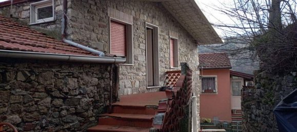 3 rooms Apartment in Sarzana, Italy No. 358483 2