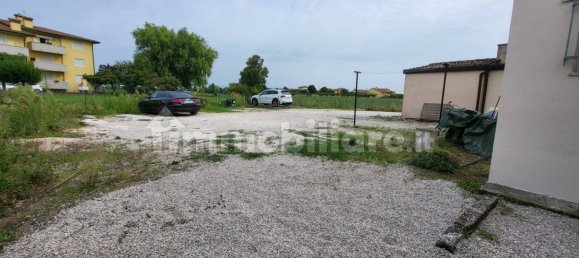 3 bedrooms House in Vicenza, Italy No. 322668 2