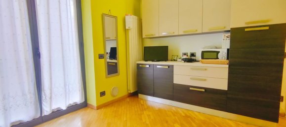 2 rooms Apartment in Turin, Italy No. 163673 6
