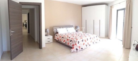 Apartamento de 3 dormitorios en Sliema, Malta No. 3558 3