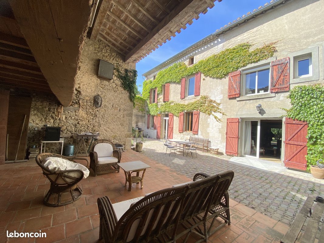 8 bedrooms House in Occitanie, France No. 342208