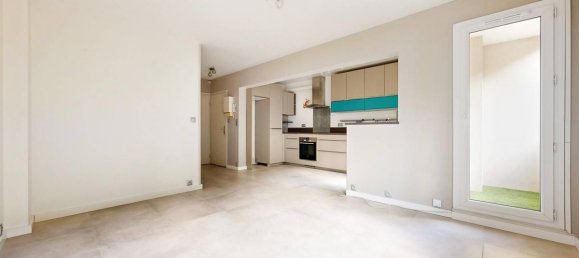 2 bedrooms Apartment in Saint-Maur-des-Fosses, France No. 167960 4