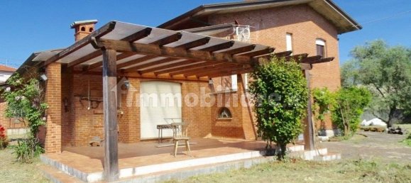 4 bedrooms Villa in Castelnuovo Magra, Italy No. 269056 3
