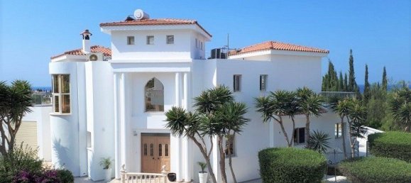 4 bedrooms House in Paphos, Cyprus No. 9666 2