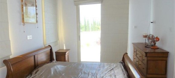 4 bedrooms House in Paphos, Cyprus No. 9666 14