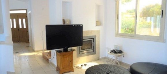 4 bedrooms House in Paphos, Cyprus No. 9666 13