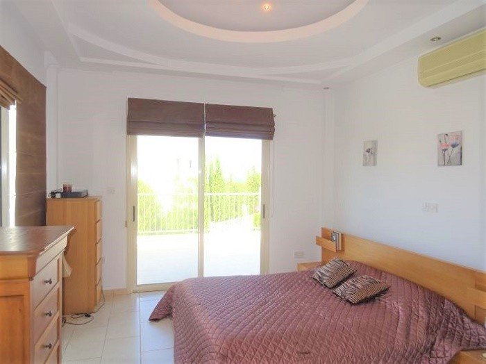 4 bedrooms House in Paphos, Cyprus No. 9666