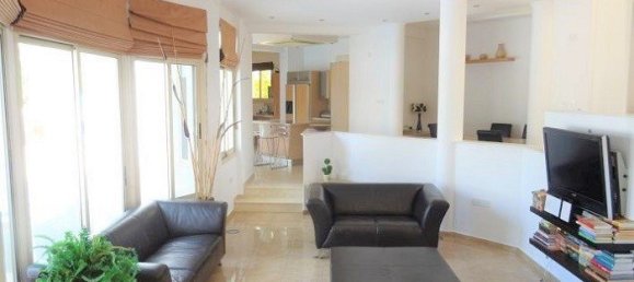 4 bedrooms House in Paphos, Cyprus No. 9666 12