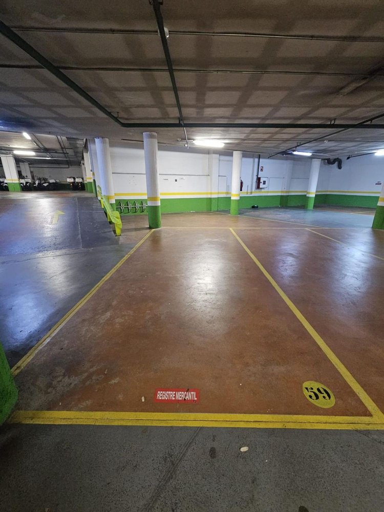 Парковка 48м² в Сантс-Монтжуик, Испания № 216780