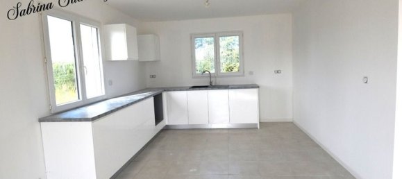 Дом с 3 спальнями в Ла-Женет, Франция № 194610 3