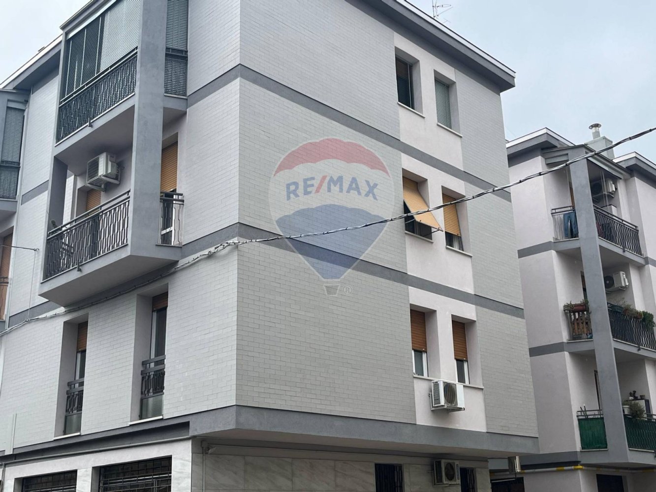 2 bedrooms Apartment in Modena, Italy No. 214920