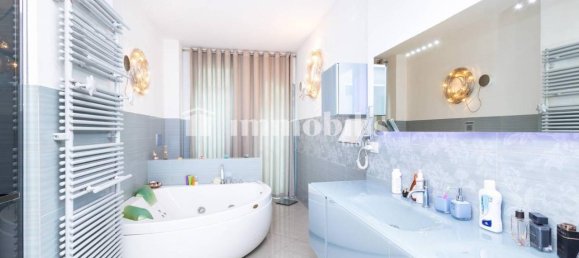 5 rooms Apartment in Turin, Italy No. 87388 35