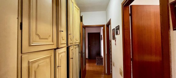 6-Zimmer Wohnung in Follonica, Italy, Nr. 273685 2