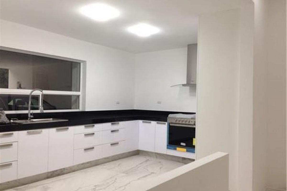 Casa de 3 dormitorios en Nuevo León, Mexico No. 180701