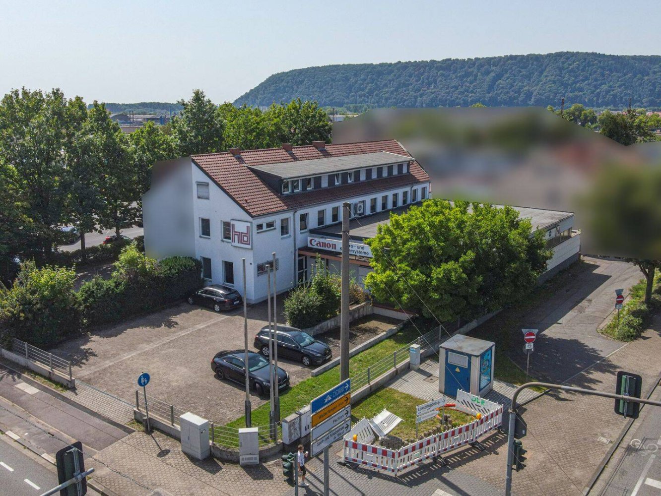 Здание с 12 комнатами в Зарлуи, Германия № 368178