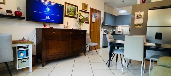 Квартира с 3 комнатами в Лавена Понте Треза, Италия № 164621 6